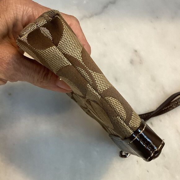 Coach Signature Jacquard Pleated Wristlet - Picture 6 of 10